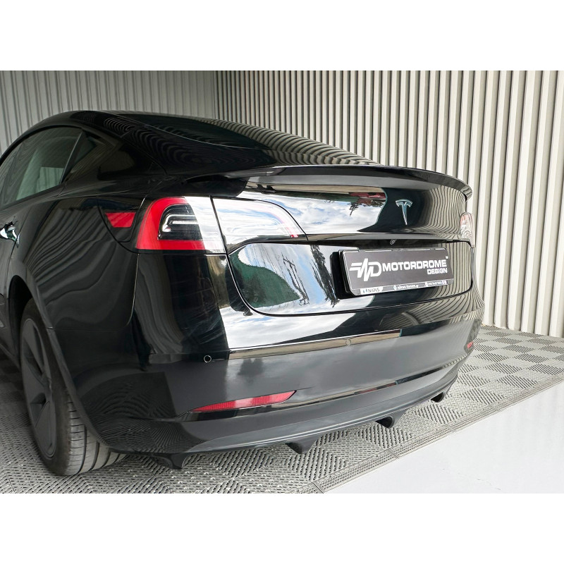 Spoiler per labbra Tesla Modello 3 nero lucido (Cod. MDA-509L)