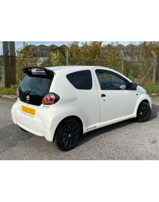 Spoiler per tetto V.2 Toyota Aygo Mk1 (2005-2014) nero lucido (Cod. MDA-387L)