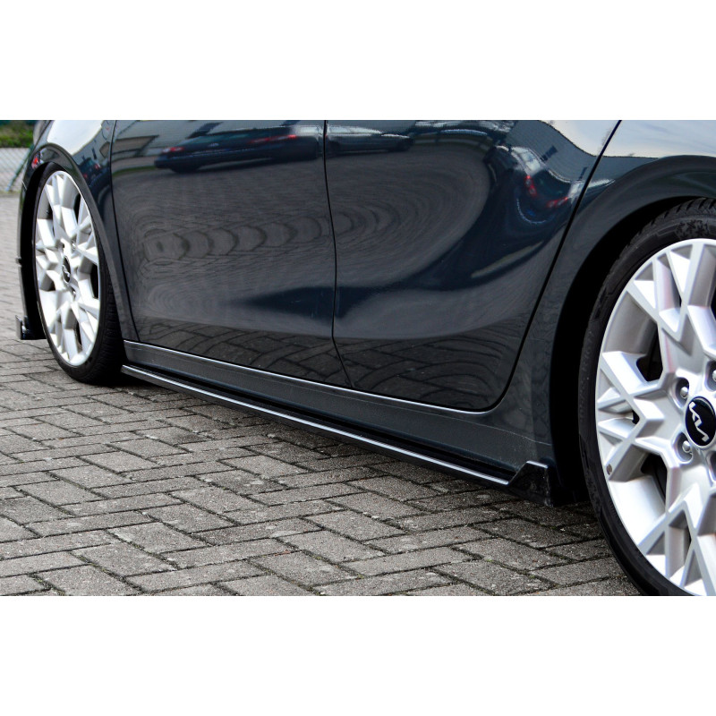 Set minigonne Cup con flaps posteriori Race look Kia Ceed SW CD (Cod. IN-INE-10140050/1CWH-ABS-CUP4-