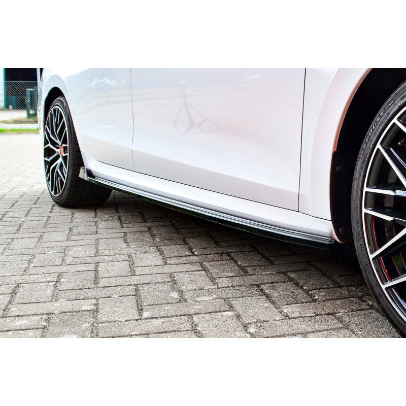 Set minigonne Cup con flaps posteriori Race look Skoda Octavia RS NX berlina (Cod. IN-INE-10410050ER