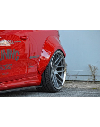 IN Liberty Style Radlaufverbreiterung 4 tlg.    adatto per Golf 6 GTI ( andere Golf 6 Ausführungen 
