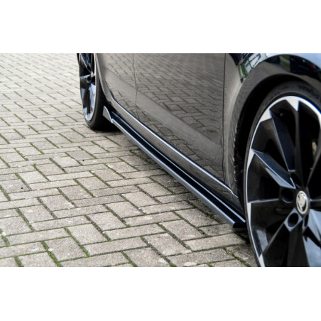 Set minigonne laterali con flaps laterali Skoda Octavia RS 5E (Cod. IN-INE-CUP7501935W-ABS-2)