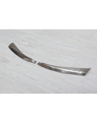 TOYOTA RAV4 IV XA40 2013-2015 PRE-RESTYLING PROTETTIVA MODANATURA SOTTOPORTA BAGAGLIAIO (Cod. AP-245