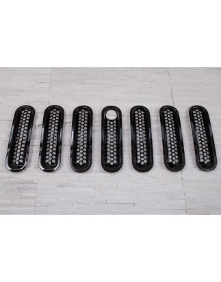 JEEP WRANGLER JK 2007-2018 INSERTI MASCHERINA NERI ABS CON FORO PER SERRATURA (Cod. AP-27984_A4x4)