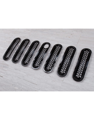 JEEP WRANGLER JK 2007-2018 INSERTI MASCHERINA NERI ABS CON FORO PER SERRATURA (Cod. AP-27984_A4x4)