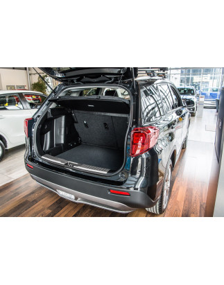 SUZUKI VITARA II 2015+ PROTETTIVA MODANATURA SOTTOPORTA BAGAGLIAIO (Cod. AP-33060_A4x4)