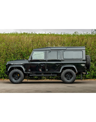 LAND ROVER DEFENDER 110 2003-2016 PEDANE LATERALI NERI MODELLO STILE SVX (Cod. AP-34465_A4x4)