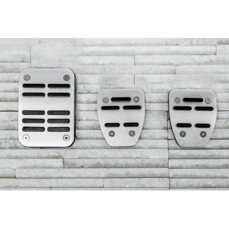 NISSAN QASHQAI 2014-2021 CAMBIO MANUALE RIVESTIMENTI PER PEDALI APPLICATI (Cod. AP-35515_A4x4)