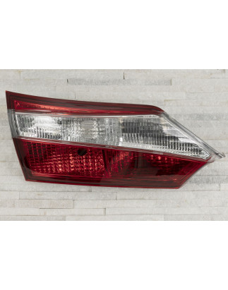 TOYOTA COROLLA XI E16 2013-2016 berlina PRE-RESTYLING FARO PORTELLONE POSTERIORE SINISTRA 8159102530