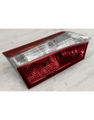 TOYOTA COROLLA XI E16 2013-2016 berlina PRE-RESTYLING FARO PORTELLONE POSTERIORE SINISTRA 8159102530