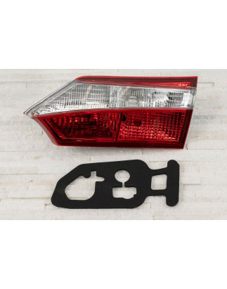 TOYOTA COROLLA XI E16 2013-2016 berlina PRE-RESTYLING FARO PORTELLONE POSTERIORE DESTRA 8158102530 (