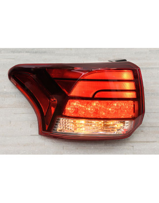 MITSUBISHI OUTLANDER III GF 2015-2021 RESTYLING FANALE POSTERIORE CARROZZERIA SINISTRA 8330A997 (Cod
