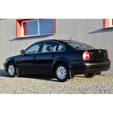 VOLKSWAGEN PASSAT B5 3B 1996-2005 berlina PARASPRUZZI (Cod. AP-EB5D-745FD_A4x4)