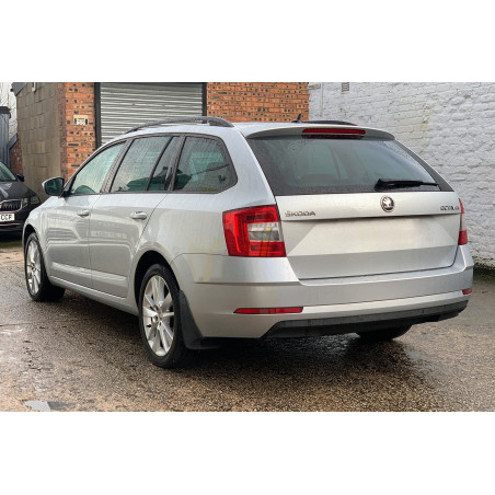 SKODA OCTAVIA III 5E 2017-2020 RESTYLING PARASPRUZZI 5E0075101A (Cod. AP-F604-99912_A4x4)