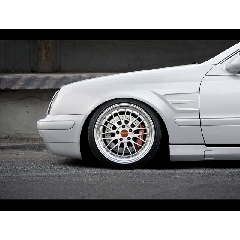 Parafanghi anteriori Mercedes W208 (Cod. S-MW208-FF-01)