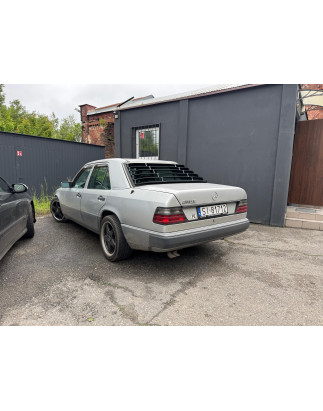 Louver lunotto berlina in plastica ABS Mercedes W124 (Cod. S-MW124-WL-02-A)