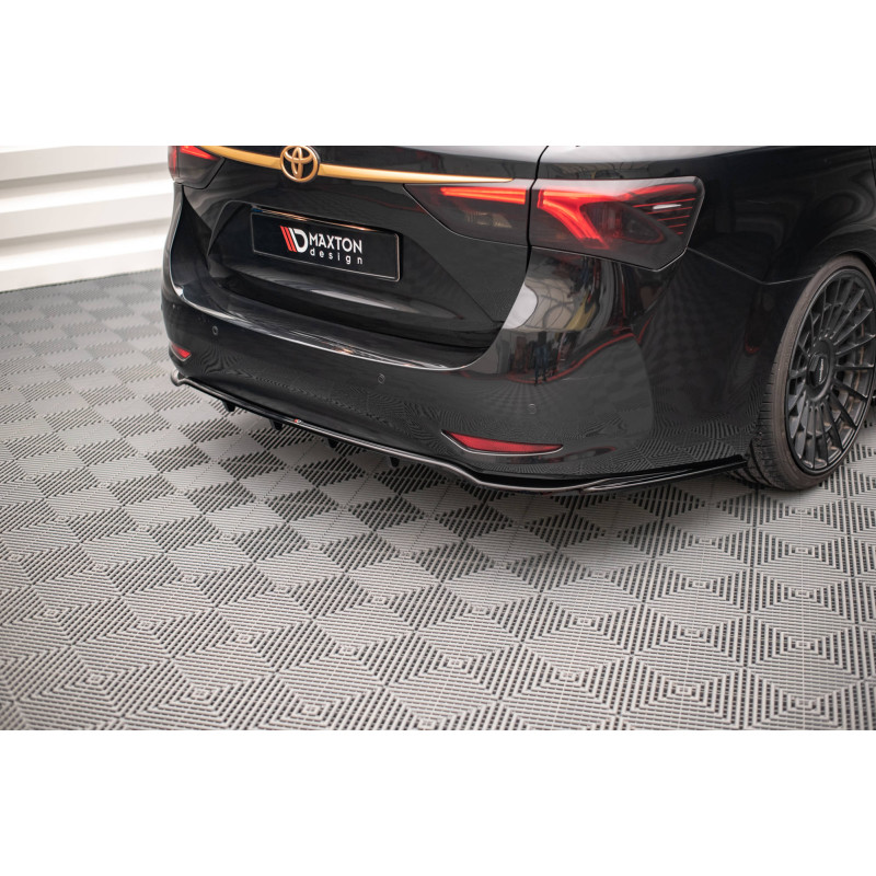 Splitter posteriore (con barre verticali) Toyota Avensis Wagon Mk3 Facelift (Cod. M-TO-AV-3F2-RD1G+R