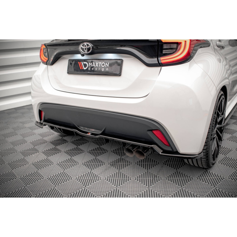 Splitter posteriore (con barre verticali) V.2 Toyota Yaris Mk4 (Cod. M-TO-YA-4-RD2G+RD3G)