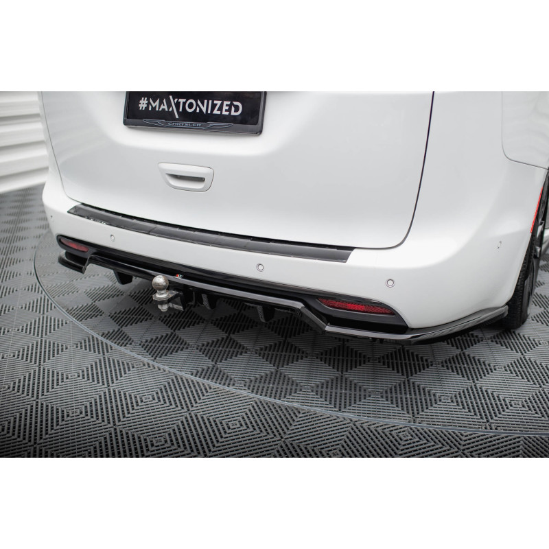 Splitter posteriore (con barre verticali) Chrysler Pacifica Mk2 Facelift (Cod. M-CHR-PA-2F-RD1G+RD2G