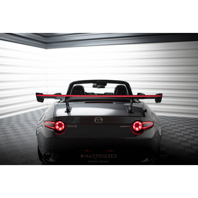 Spoiler in carbonio  + LED Mazda MX-5 ND (Mk4) (Cod. M-CF-MA-MX5-4-WING5-INT-245-P+LED)