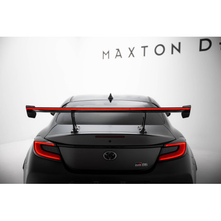 Spoiler in carbonio  + LED Toyota GR86 / Subaru BRZ Mk2 (Cod. M-CF-TO-GR86-1-WING5-INT-245-P-2+LED)